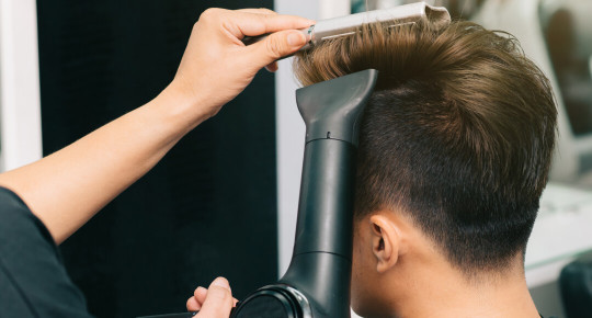 Як укладати волосся чоловікові: Секрети стайлінгу